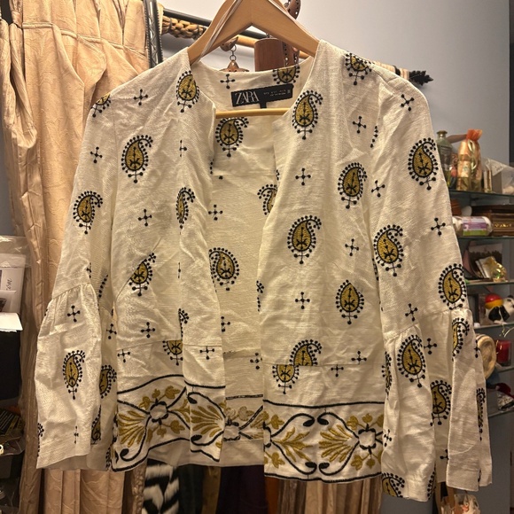 Zara Blazer - Picture 1 of 3